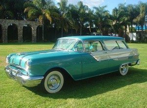 Safari Time: 1955 Pontiac Safari